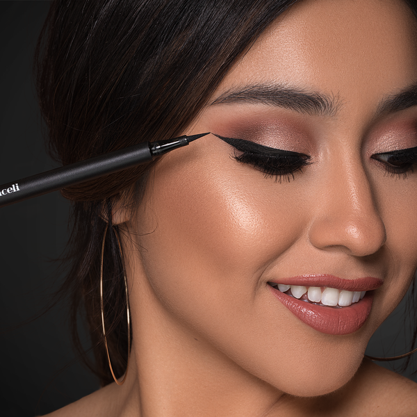 Ojos Perfectos Liquid Eyeliner - Black